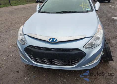 2014 Hyundai Sonata Hybrid z USA, uszkodzony, nr VIN KMHEC4A48EA109924